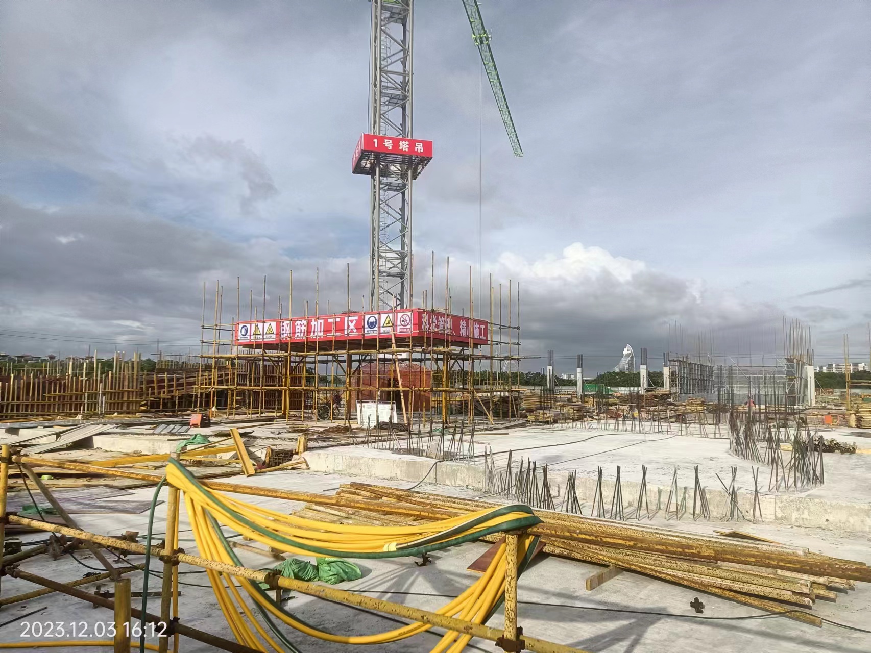 上海建工 工地广告