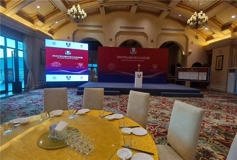 帝企鹅高尔夫对抗赛